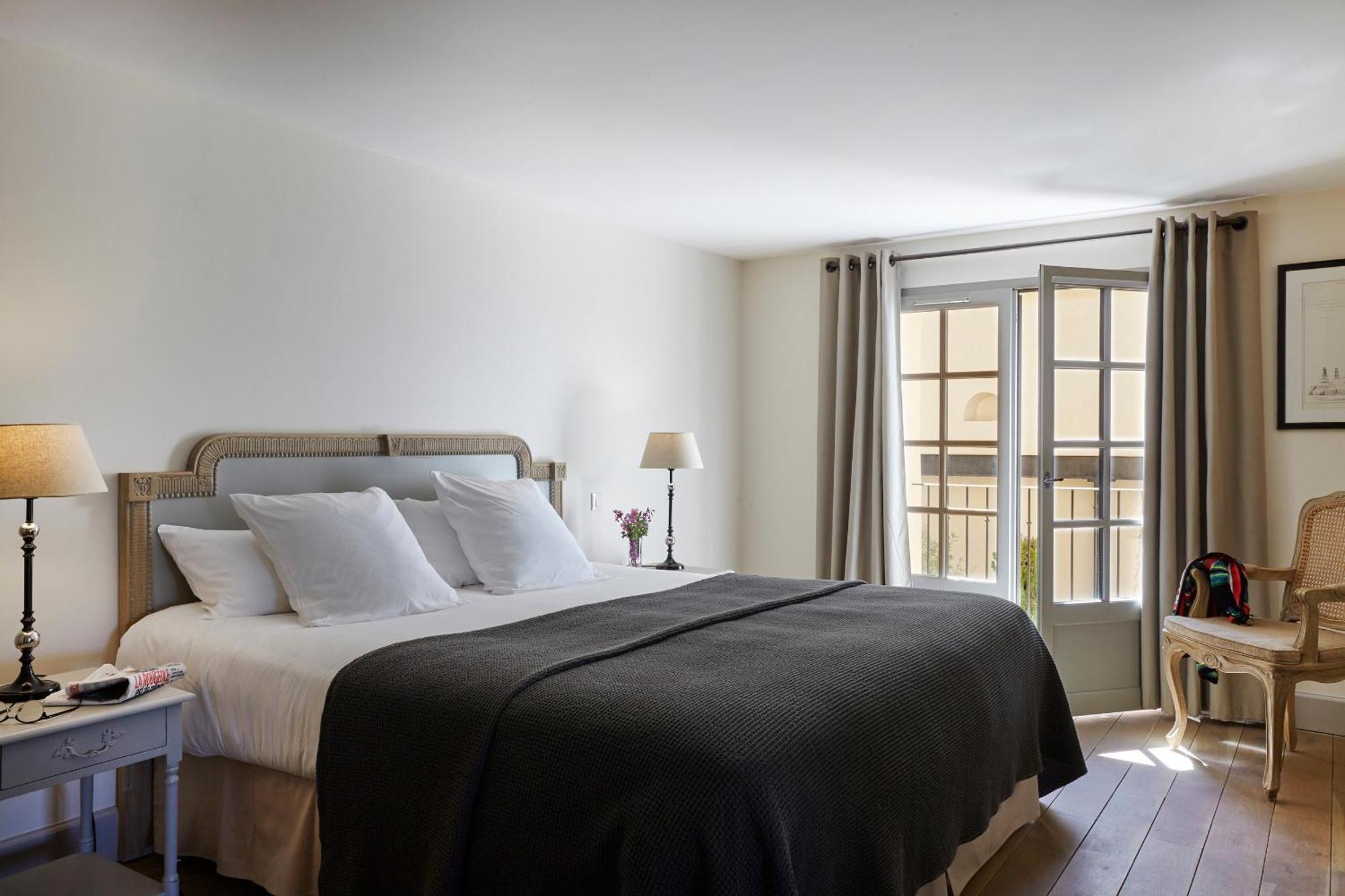 Chateau St Pierre De Serjac Puissalicon 部屋 写真